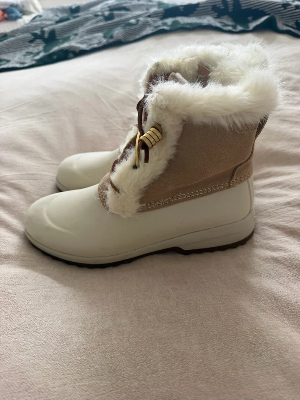 Sperry White Faux-Fur Lace-Up Winter Boots with Tan Accents